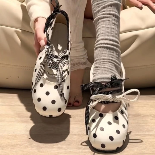 Damen Freizeit-Ballerinas mit modischem Punkte-Design und verstellbaren Schleifen R&B