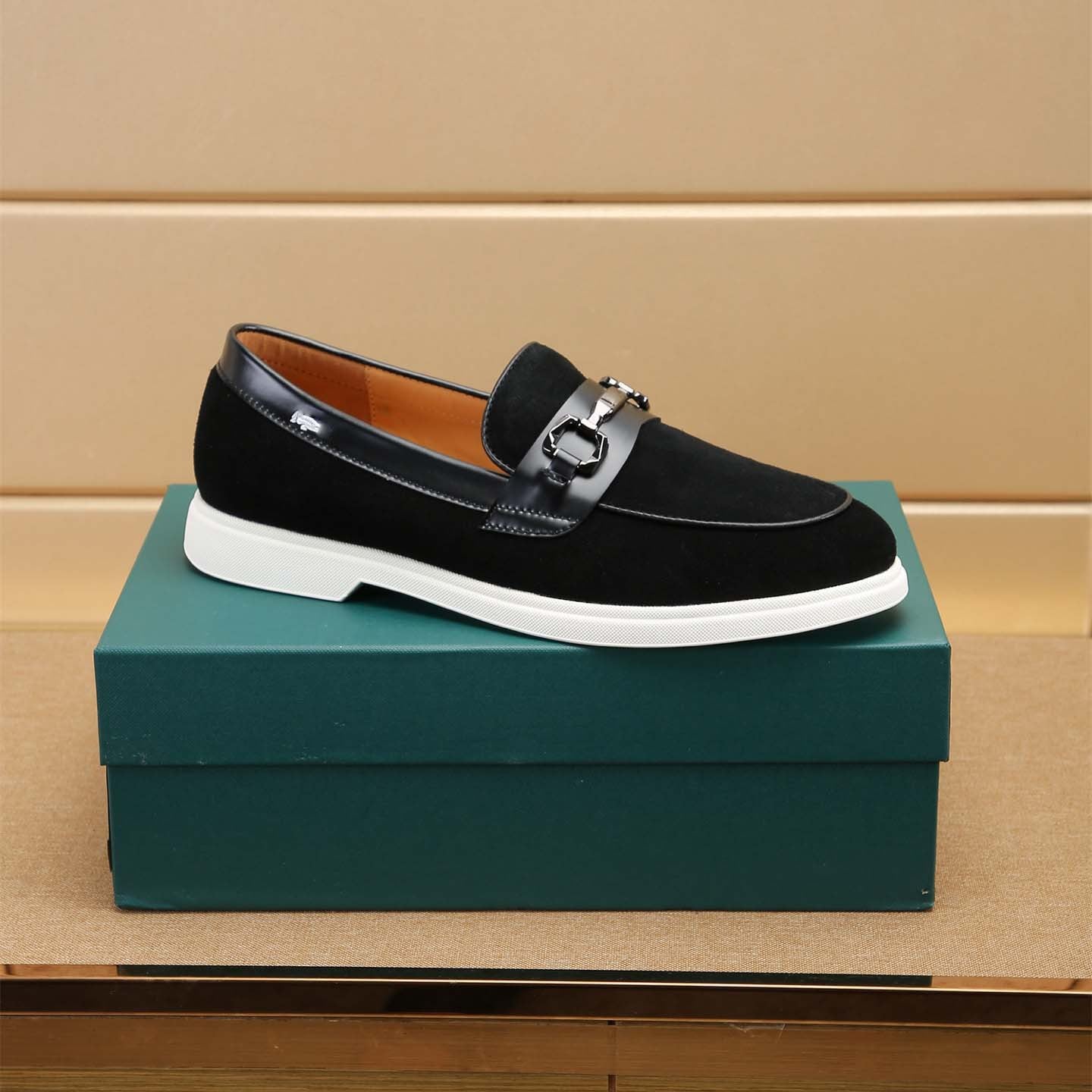 Damen Mokassin-Slipper mit modischem Zierdetail und rutschfester Sohle R&B