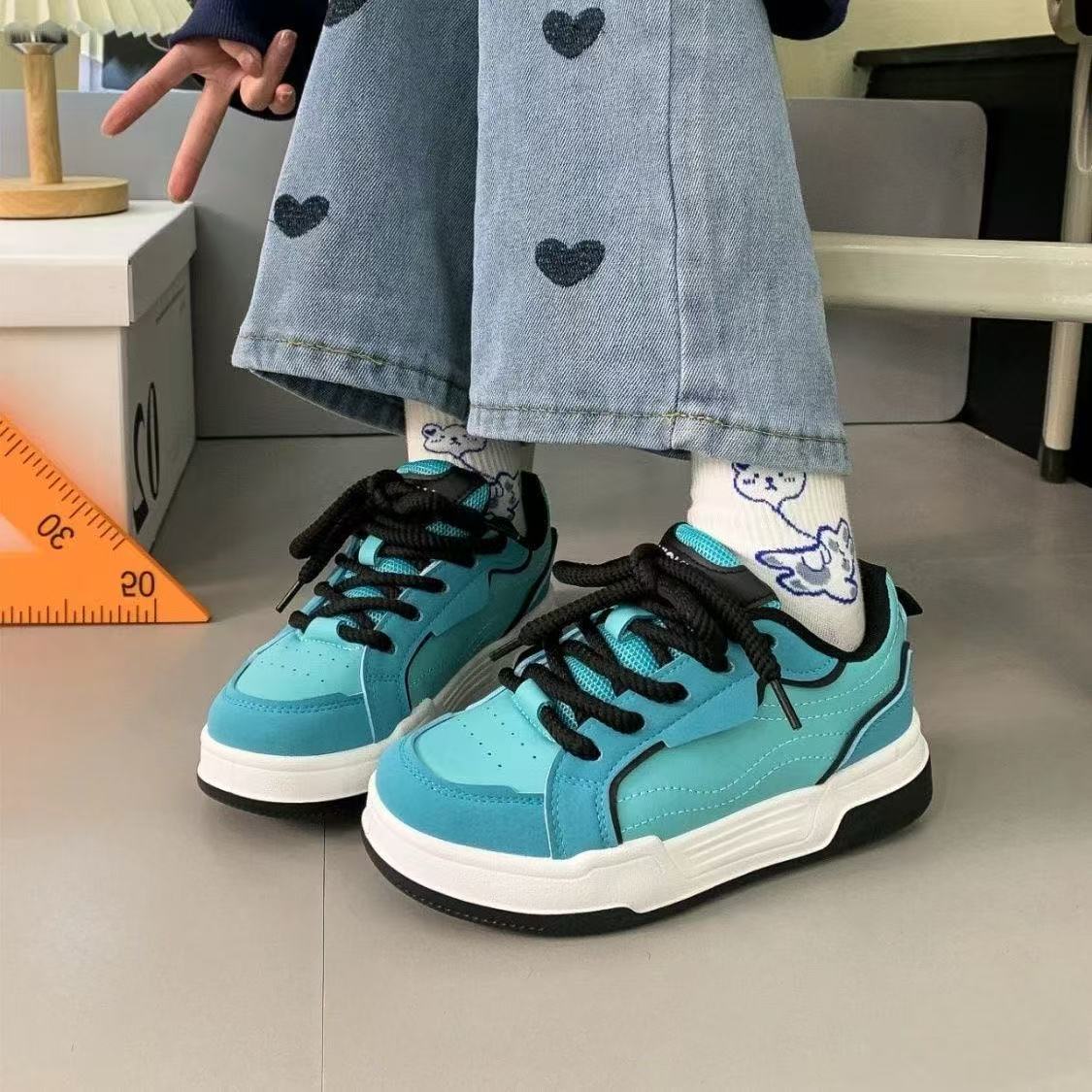 Damen Sportliche Sneakers mit trendigem Obermaterial und komfortabler Dämpfung R&B