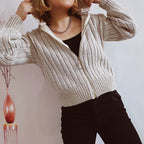 Damen Strickjacke mit auffälligem Reißverschluss und lässigem Schnitt R&B