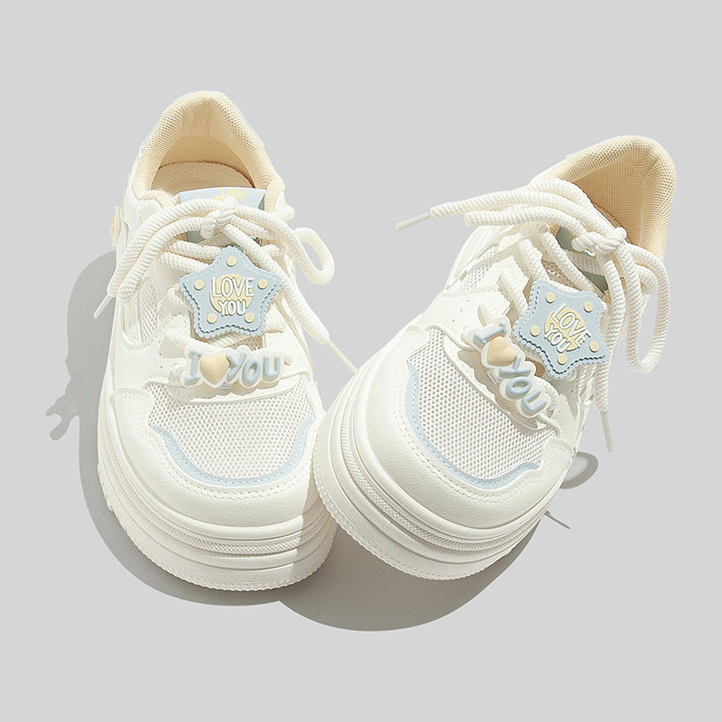 Damen Sneakers mit verspieltem Herzen-Motiv und atmungsaktiver Oberflächenstruktur R&B