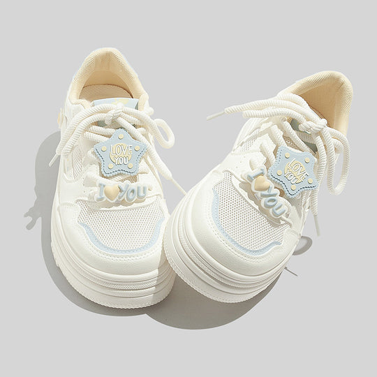 Damen Sneakers mit verspieltem Herzen-Motiv und atmungsaktiver Oberflächenstruktur R&B
