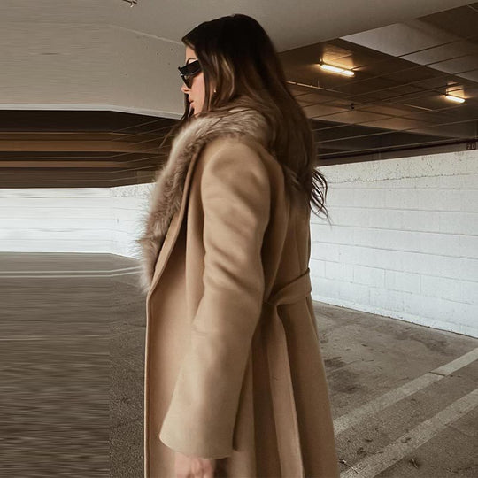 Damen Eleganter Trenchcoat mit gemütlichem Faux-Fur-Kragen und taillierbarem Gürtel R&B