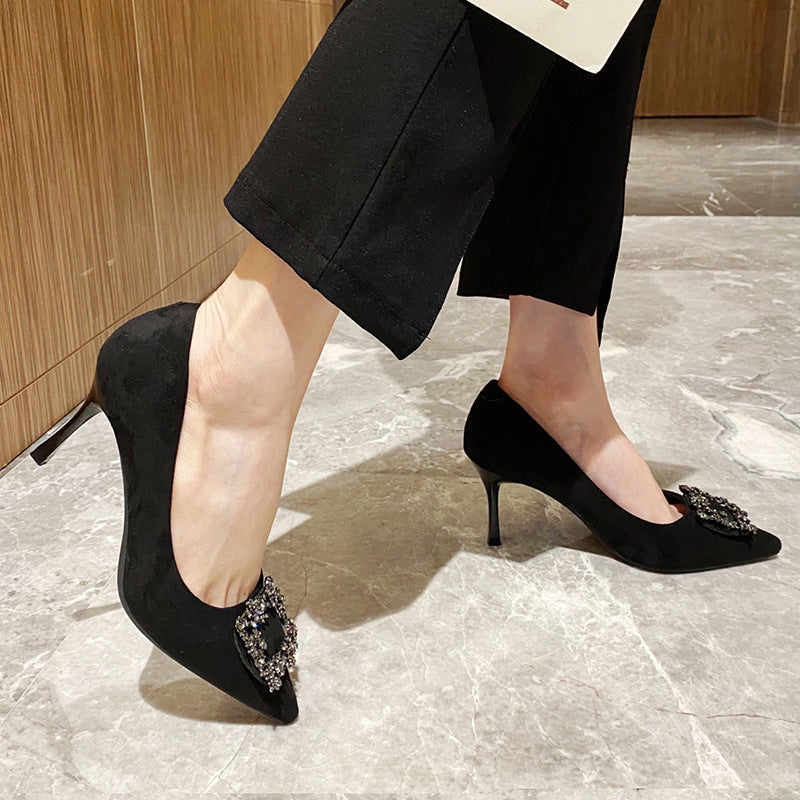 Damen stilvolle Pumps mit funkelndem Broschendetail R&B