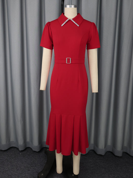 Damen Elegantes Kleid mit schwingendem Saum und glamourösen Akzenten R&B