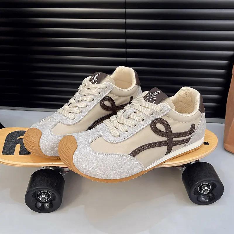 Damen Sportliche Freizeitschuhe mit atmungsaktiver Oberfläche und dämpfender Sohle R&B