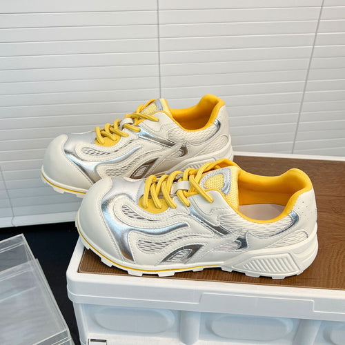 Damen Sportliche Sneakers mit reflektierenden Akzenten und atmungsaktiven Netzeinsätzen R&B