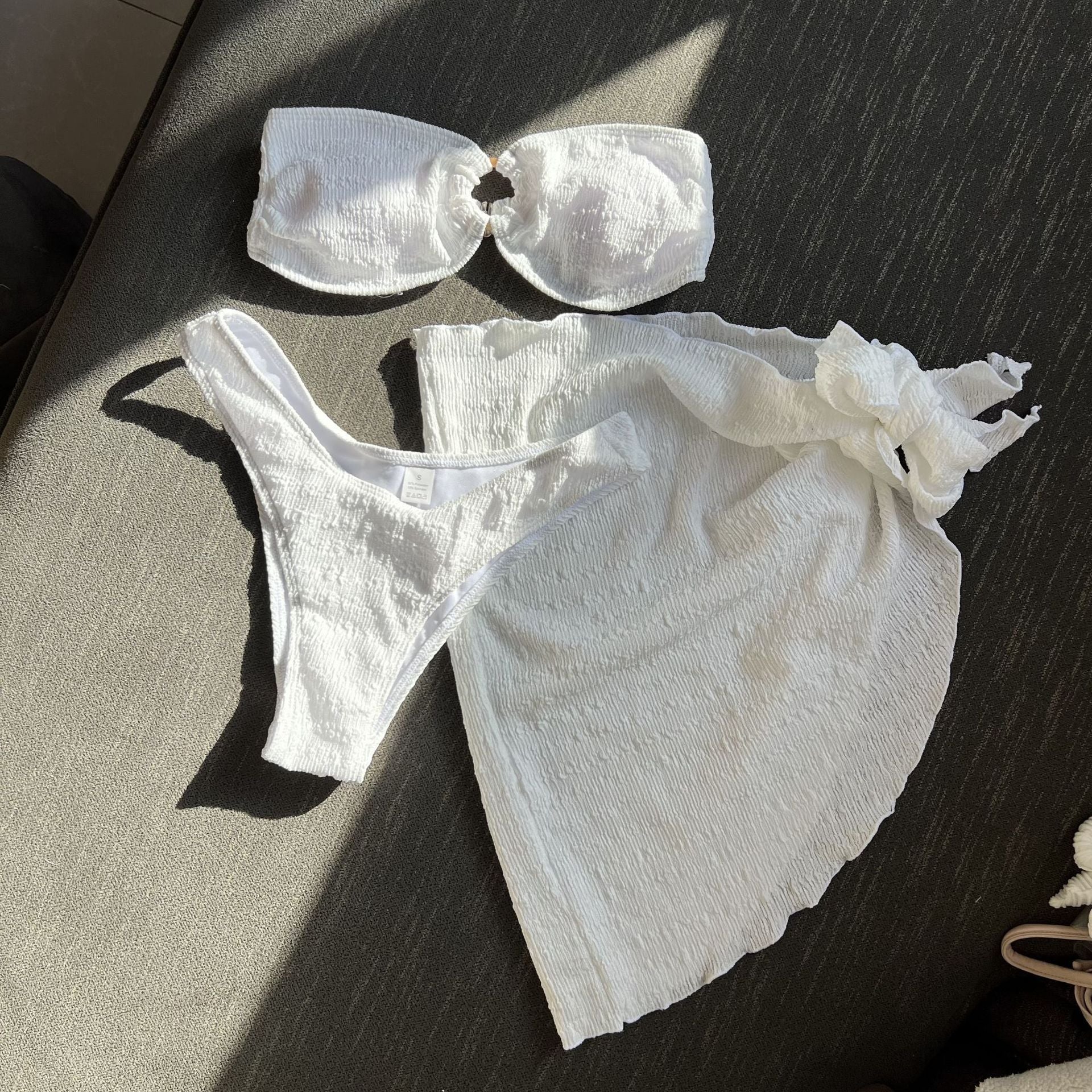 Damen Bandeau-Bikini mit gerafftem Design und seitlichem Knotendetail R&B