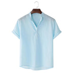 Herren Kurzarmhemd mit innovativem Henley-Ausschnitt und fließendem Material