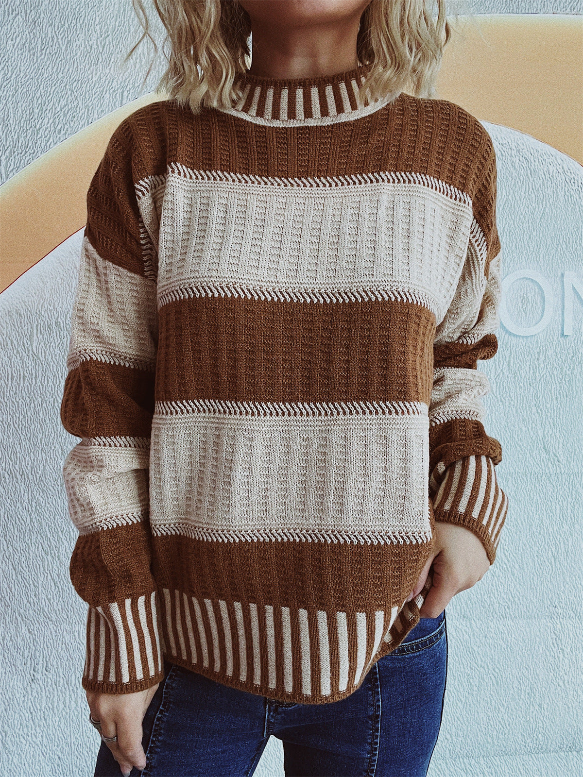 Damen lässiger Strickpullover mit modernem Streifenmuster und warmem Material R&B