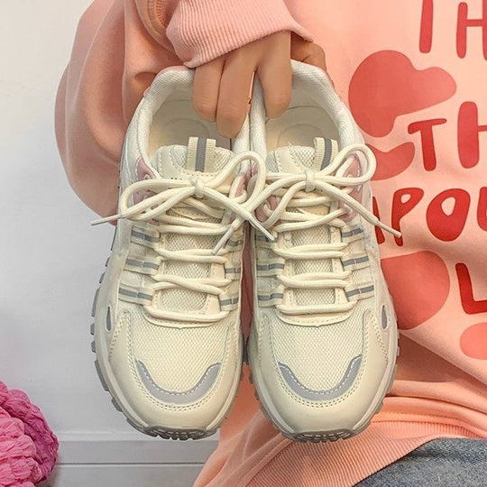 Damen Sportliche Sneakers mit charakteristischer Profilsohle und atmungsaktivem Mesh-Obermaterial R&B