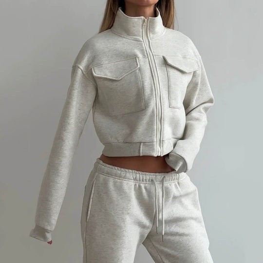 Damen moderner Zip-Hoodie und weite Sporthose R&B