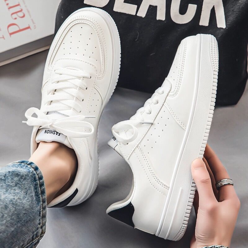 Damen Sportliche Sneakers mit atmungsaktiven Einsätzen und flexiblem Sohlenprofil