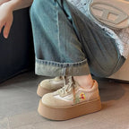Damen modische Plateau-Sneaker mit floralen Applikationen und dämpfendem Fußbett R&B