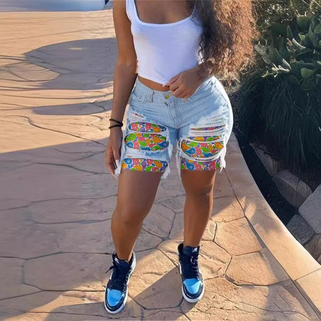 Damen Jeans-Shorts mit buntem Muster und stylishen Ausfransen R&B