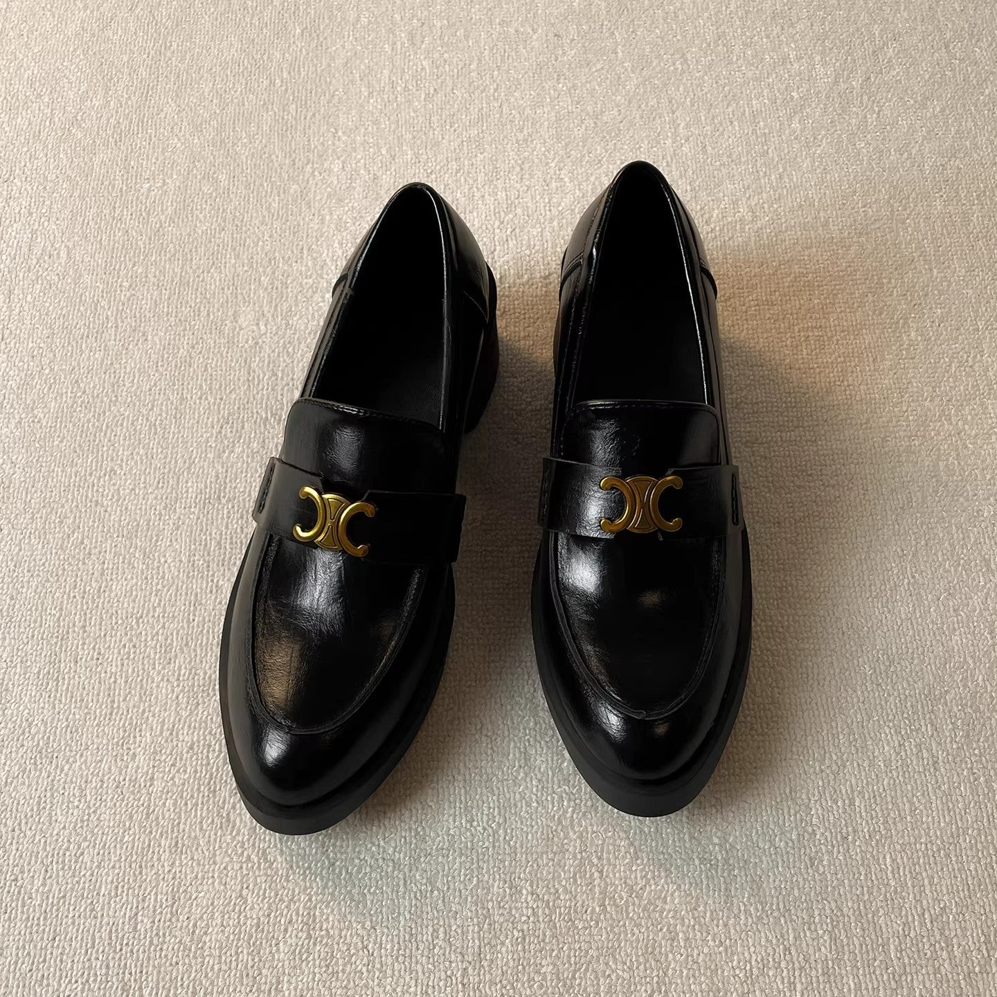 Damen modische Loafers mit elegantem Blockabsatz und dekorativem Schnallenakzent R&B