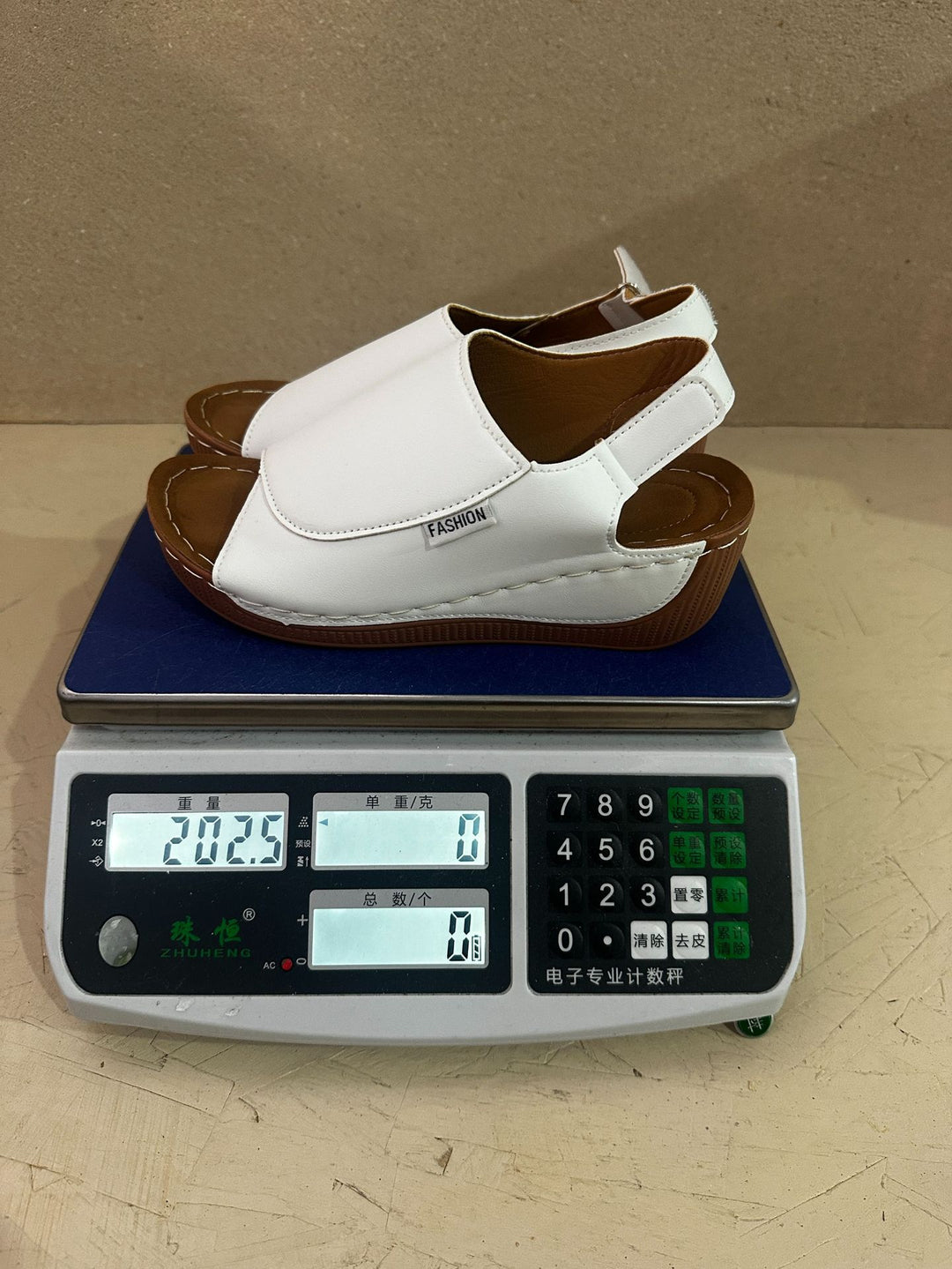 Damen Komfortable Clogs mit modischem Riemen R&B