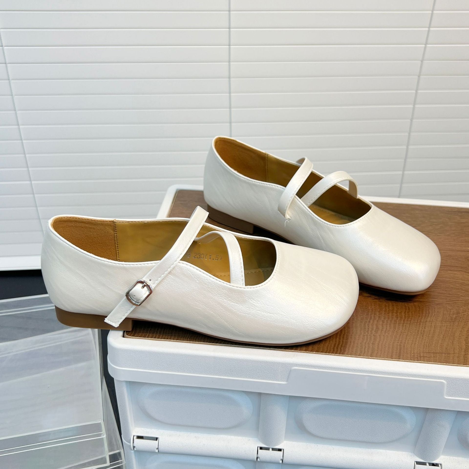 Damen Ballerinas mit elegantem Riemen und weicher Innensohle R&B