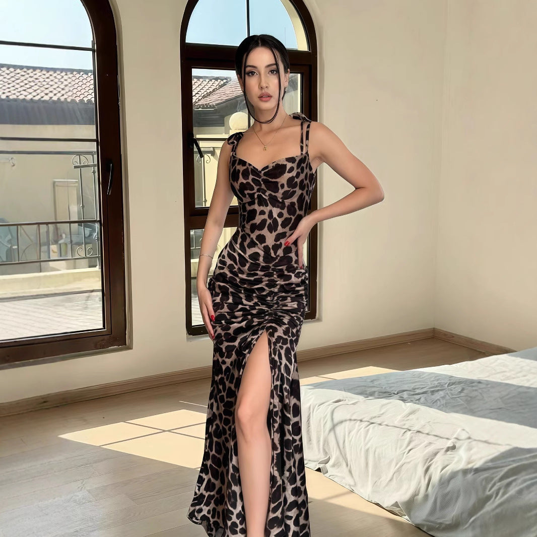 Damen Elegantes Maxikleid mit tiefem Schlitz und verspielt gerafftem Design R&B