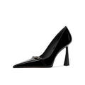 Damen High Heel Pumps mit glänzender Lackoberfläche und elegantem Akzent R&B