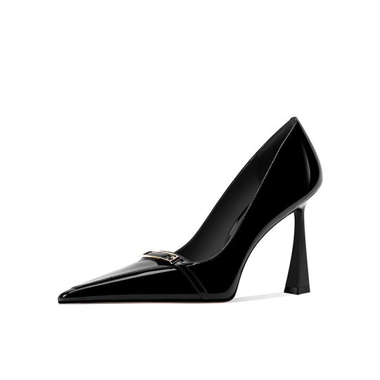 Damen High Heel Pumps mit glänzender Lackoberfläche und elegantem Akzent R&B