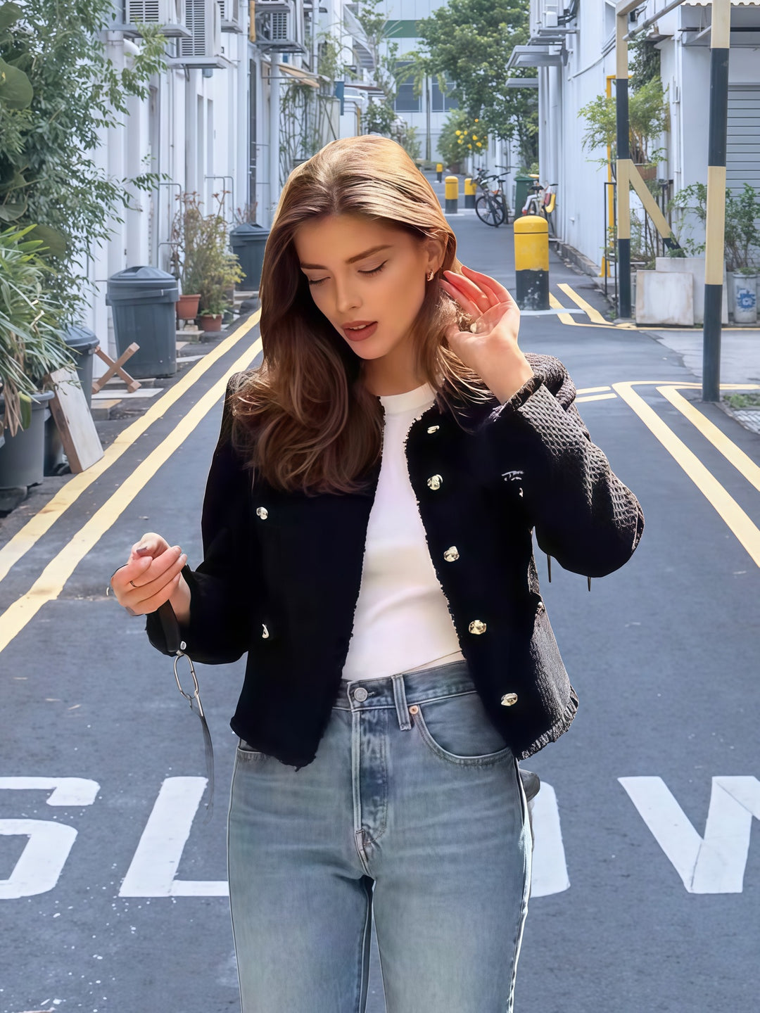 Damen Elegante kurze Jacke mit strukturiertem Design und goldenen Knöpfen R&B