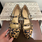 Damen Ballerina mit modischem Leopardenmuster und zweifachem Riemendesign