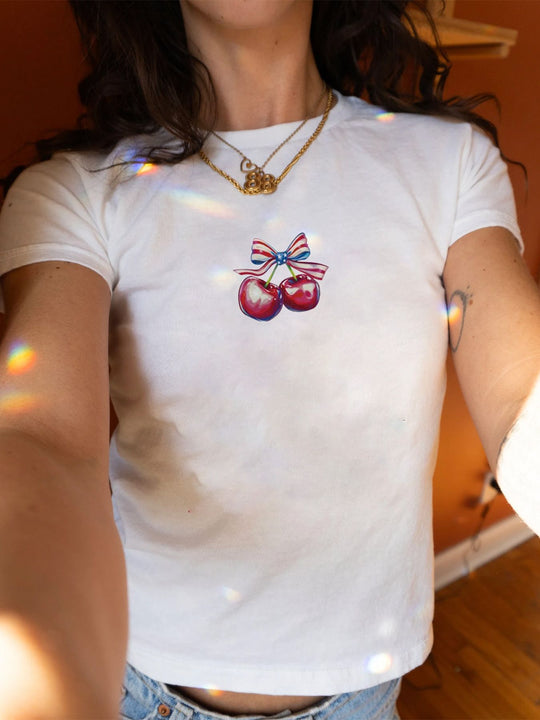 Damen figurbetontes Kurzarm-T-Shirt mit verspieltem Aufdruck R&B