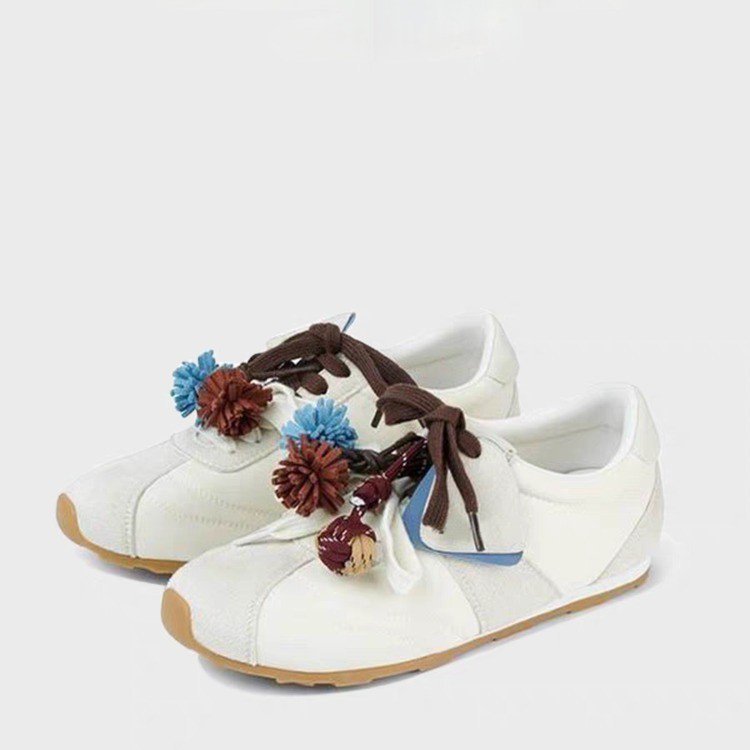 Damen modische Sneaker mit Blumenapplikationen R&B