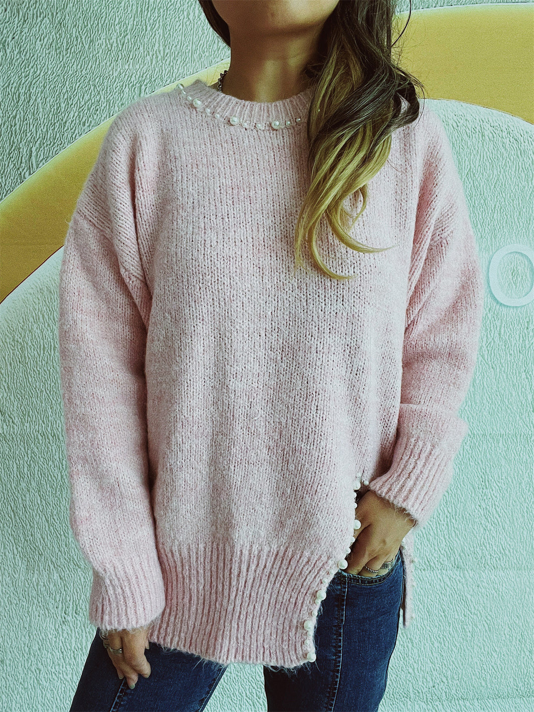 Damen Grobstrickpullover mit Perlenausschnitt und asymmetrischem Saum R&B