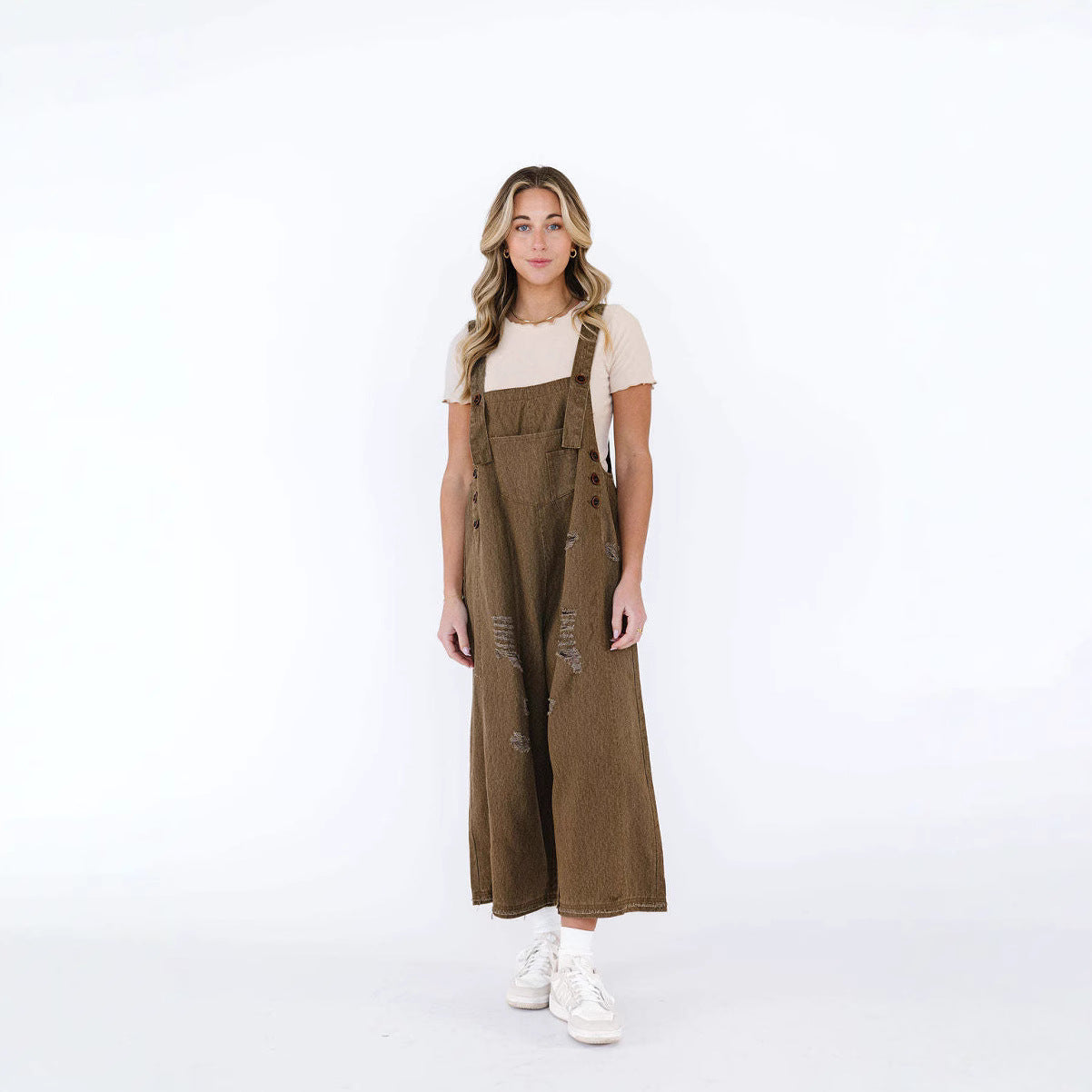 Damen Latzhose mit modischen Destroyed-Details und weitem Schnitt R&B