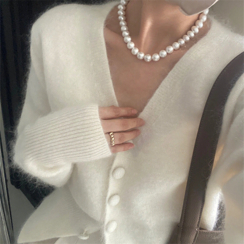 Damen Flauschiger Cardigan mit V-Ausschnitt und dekorativen Knöpfen R&B