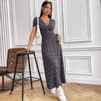 Damen Maxikleid mit elegantem Wickelausschnitt und floralem Muster R&B
