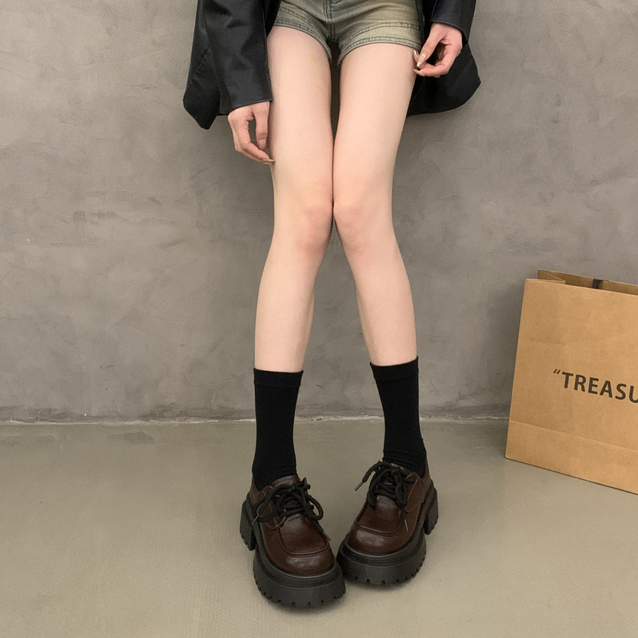 Damen Modische Chunky Sneakers mit rutschfester Sohle und breiten Schnürsenkeln R&B