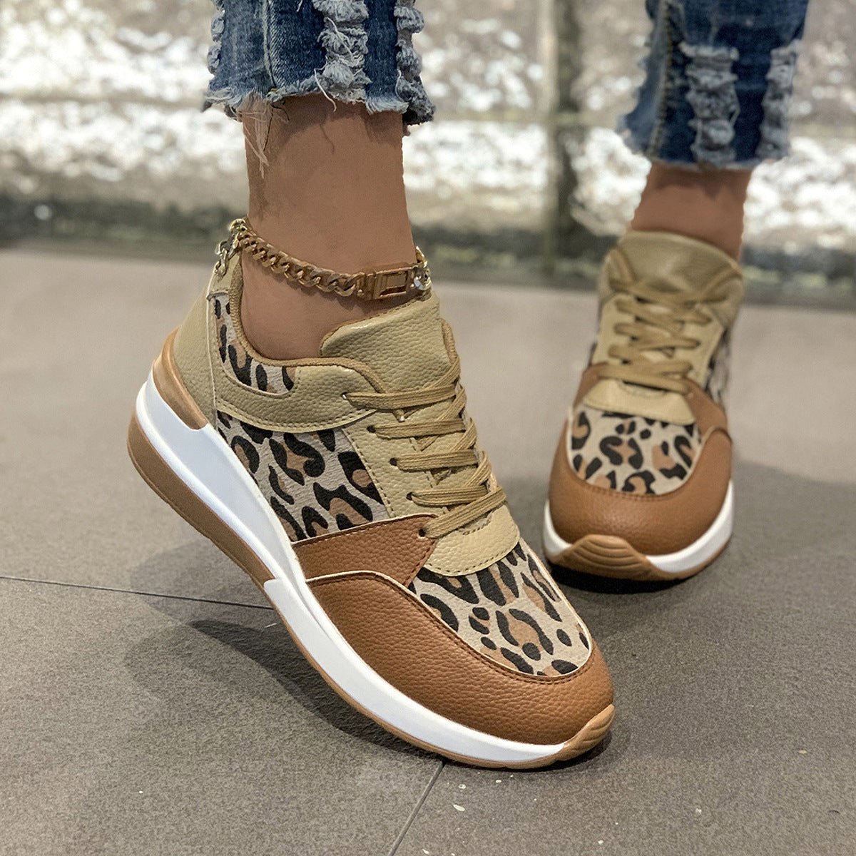 Damen Sneakers im modernen Leoprint-Design mit komfortabler Sohle R&B