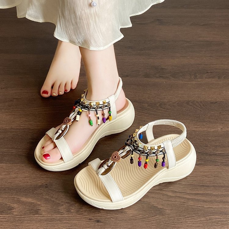 Damen trendige Sandalen mit bunten Perlenakzenten R&B