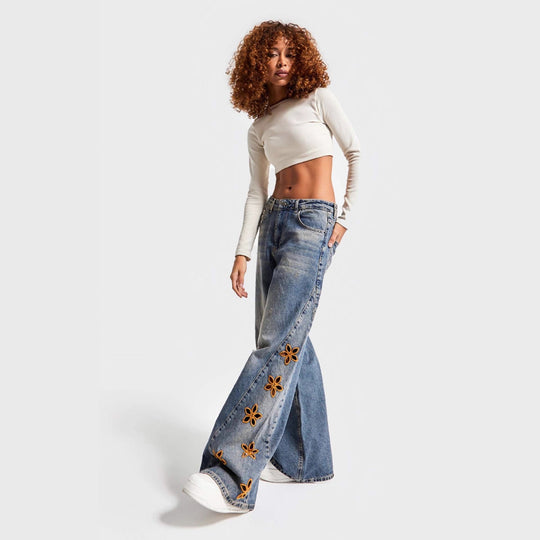 Damen weite Jeans mit floralem Stickdesign R&B