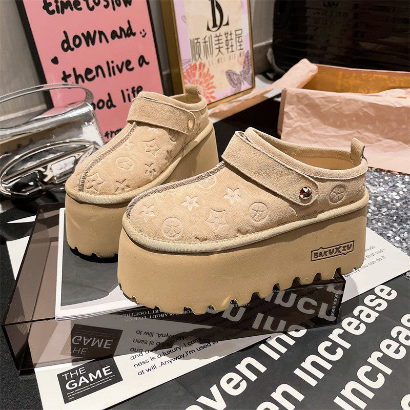 Damen Plattform Clogs mit dekorativem Reliefdesign und verstellbarem Riemen R&B