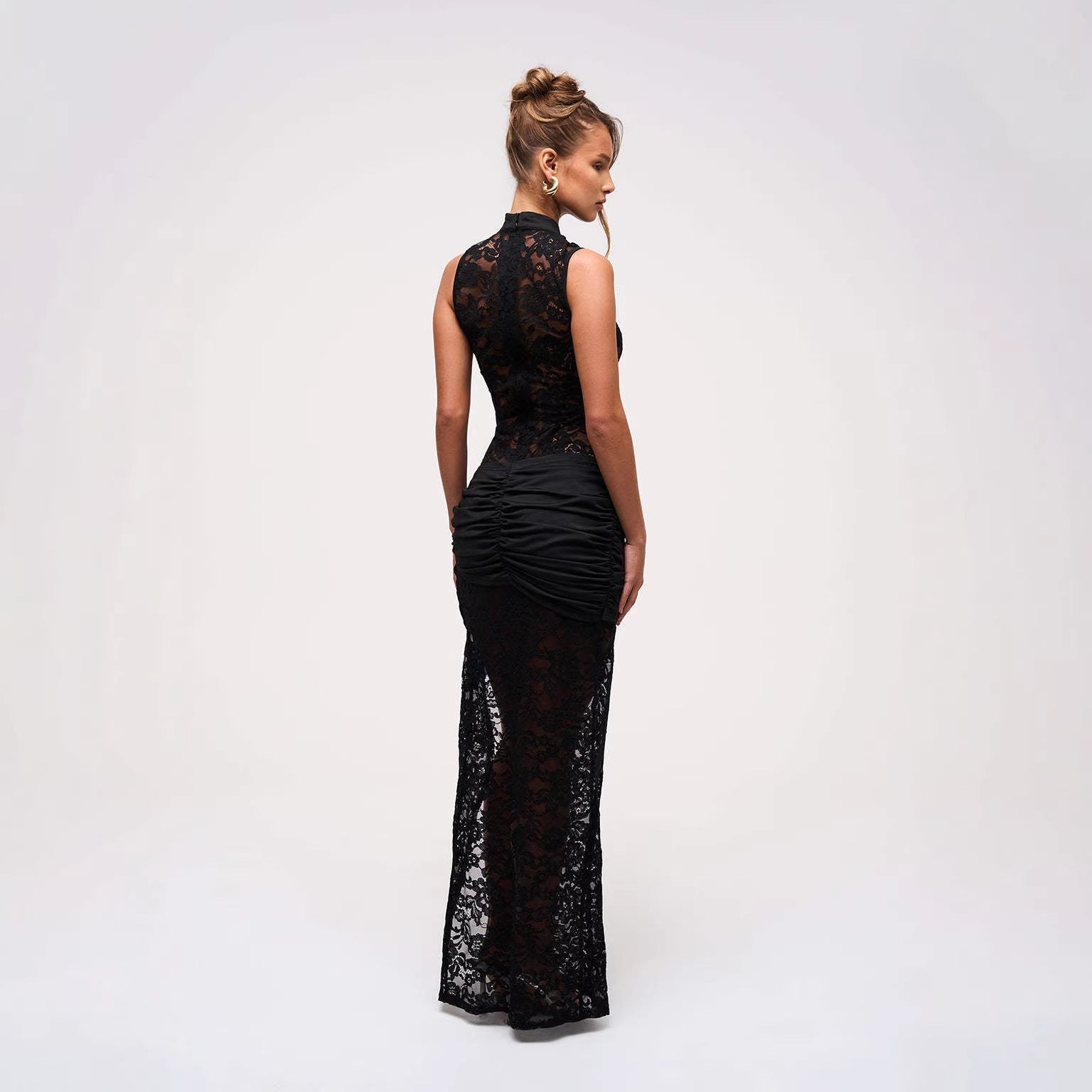 Damen Elegantes Spitzenkleid mit tiefem V-Ausschnitt und drapiertem Saum R&B