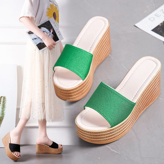Damen Wedge-Pantoletten mit weitem Träger und rutschfester Sohle R&B