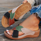 Damen Komfortable Zehentrenner-Sandalen mit modischen Blätterapplikationen R&B