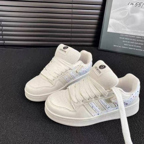 Damen Sneakers im modischen Retro-Stil mit strahlenden Akzenten R&B