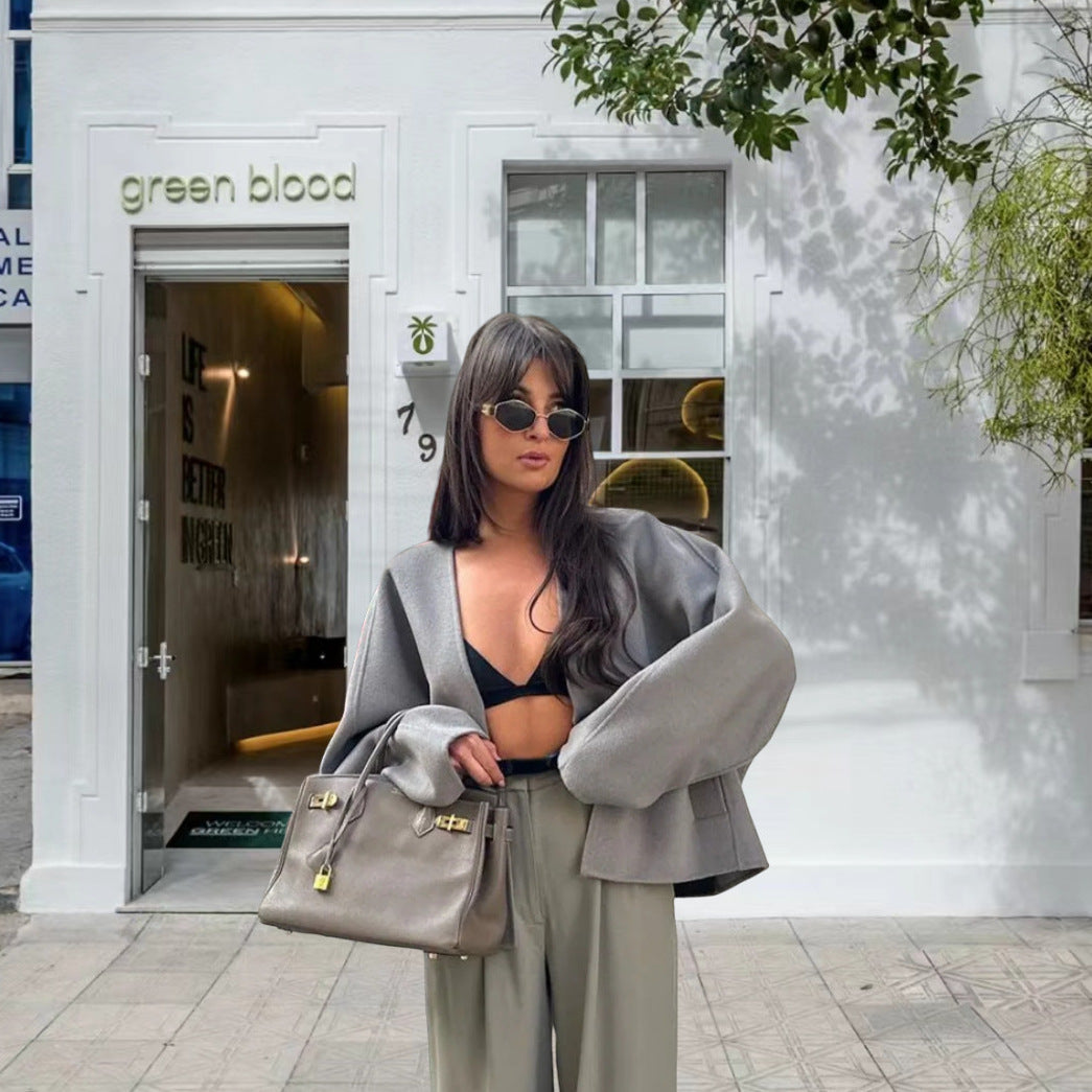 Damen kurze Strickjacke mit eleganten Knöpfen und weitem Schnitt R&B
