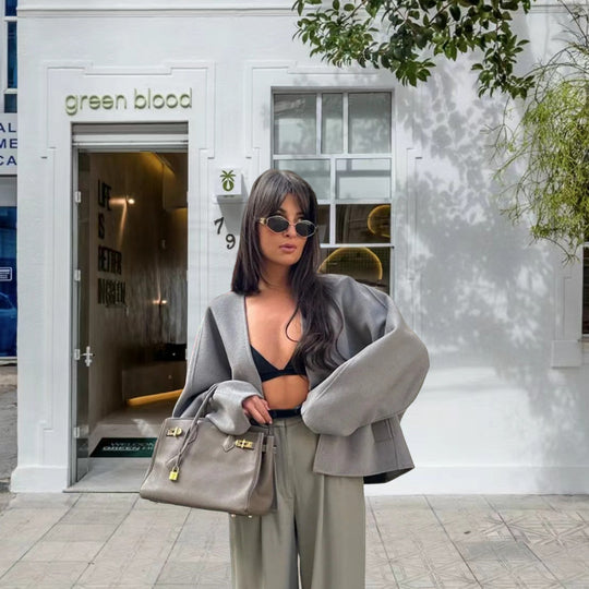 Damen kurze Strickjacke mit eleganten Knöpfen und weitem Schnitt R&B