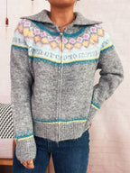 Damen Strickjacke mit buntem Muster und hochwertigem Reißverschluss R&B