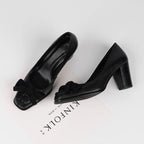 Damen elegante Pumps mit modischer Schleifenapplikation
