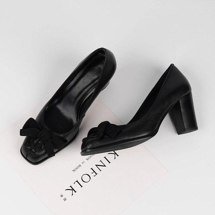 Damen elegante Pumps mit modischer Schleifenapplikation