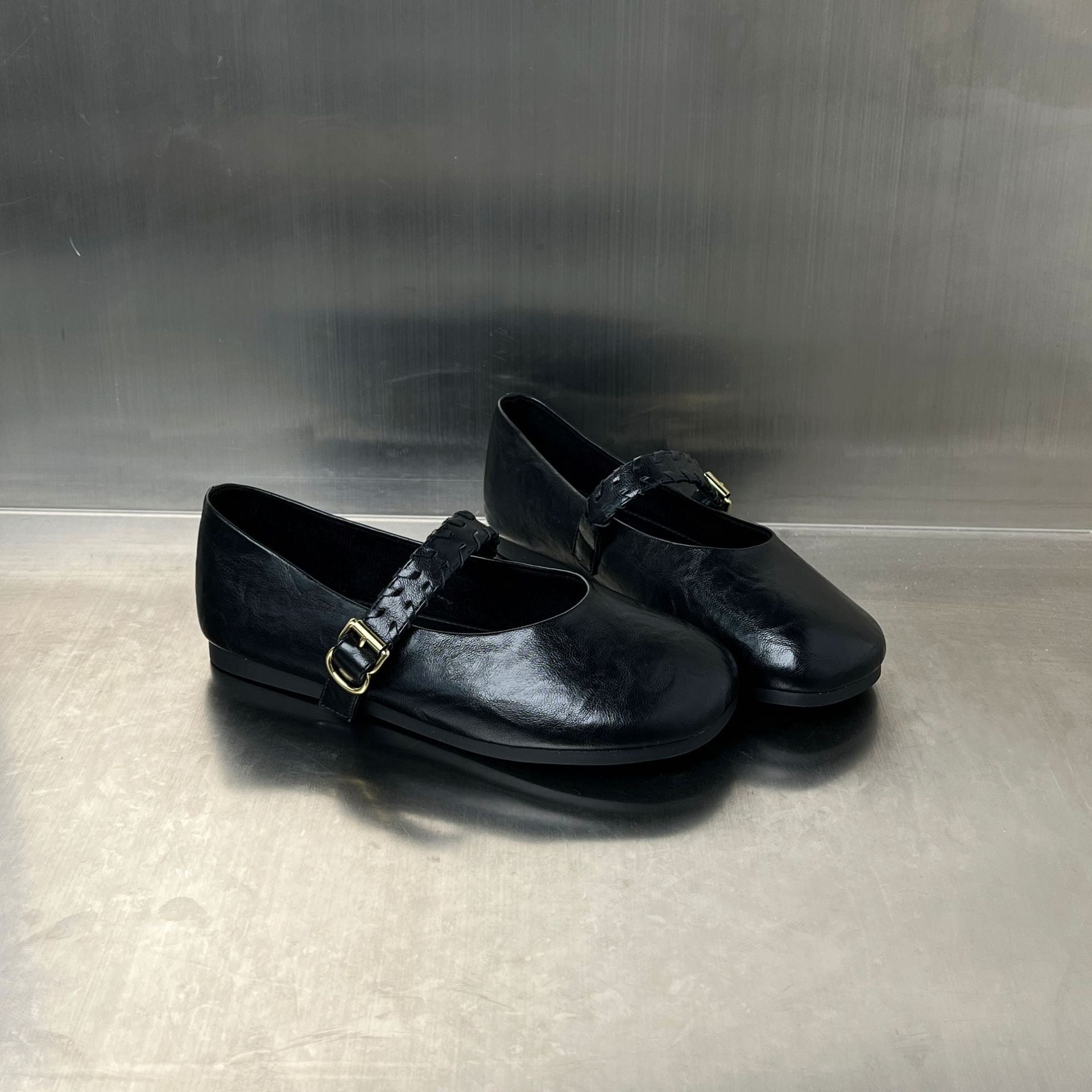 Damen Elegante Ballerinas mit modischem Riemenverschluss R&B