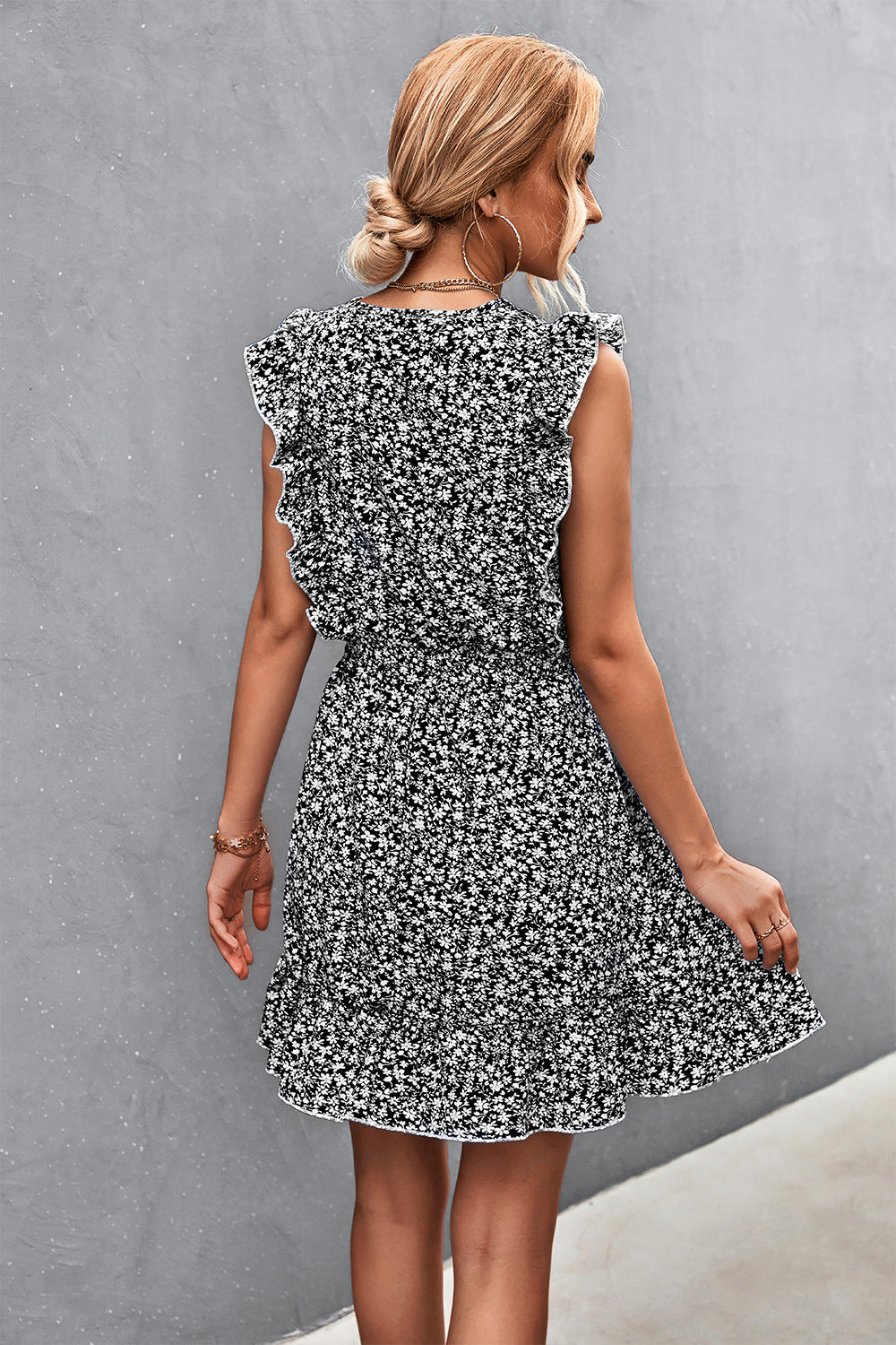 Damen Freizeitkleid mit voluminösen Rüschendetails und komfortablem Taillenzug R&B