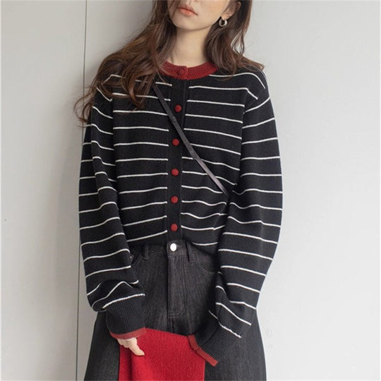 Damen gemütlicher Strickcardigan mit jugendlichem Streifenmuster und praktischem Knopfverschluss R&B